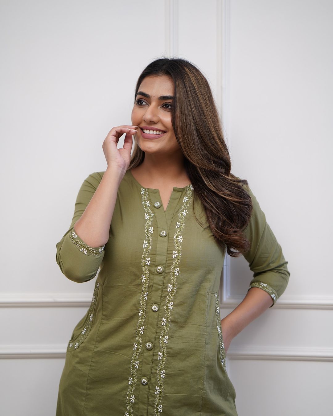 Women's Embroidered Gauze Cotton Kurta Set - Image 5